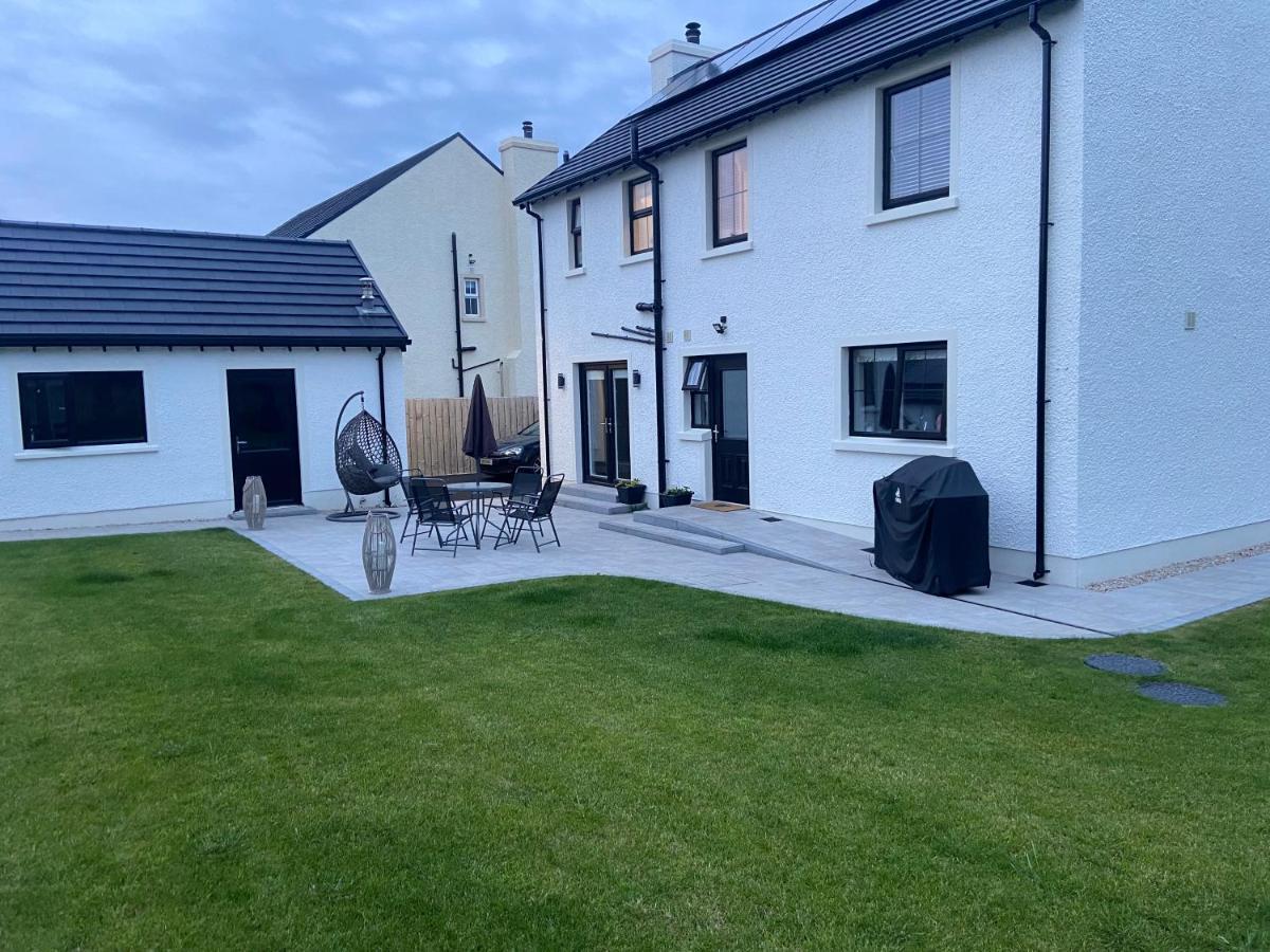 Beautiful Private Room And Bathroom Ballycastle Exterior photo