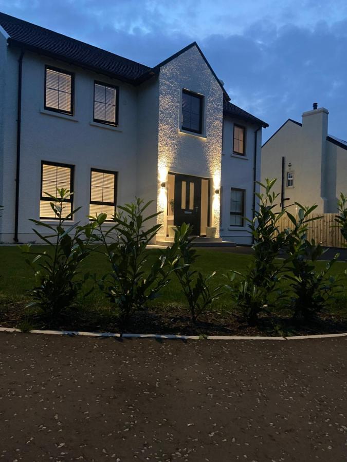 Beautiful Private Room And Bathroom Ballycastle Exterior photo